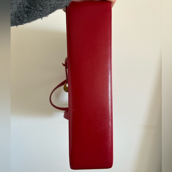 Burberry | Red Haymarket Check Pocket Tote Medium - Picture 6 of 8